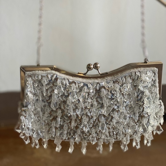 Beautiful beaded clutch so unique for a gala or any special event . - Picture 12 of 12